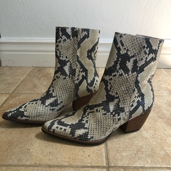 Matisse Cathy mid-calf boot in Natural snake NWOT - Picture 2 of 5